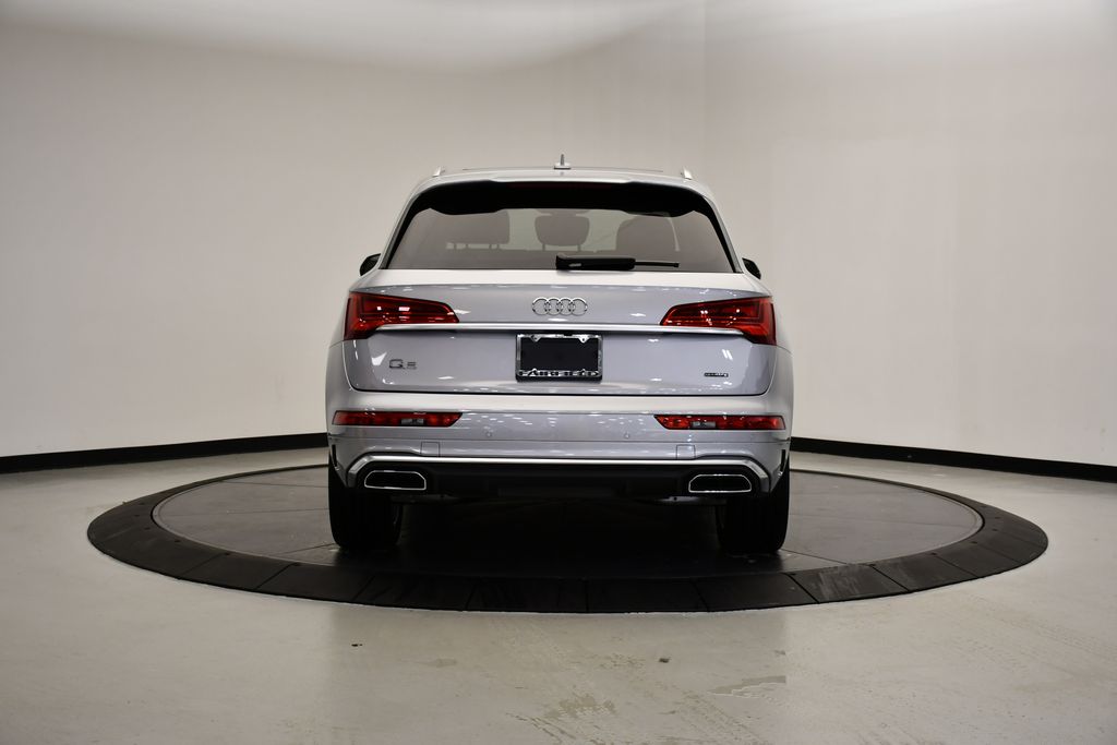 Thumbnail: 2022 Audi Q5 - 4