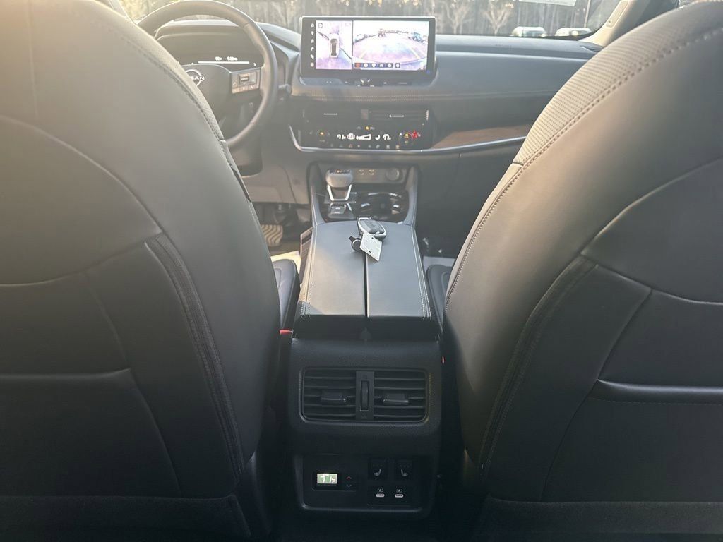 2025 Boulder Gray Pearl Nissan Rogue Platinum FWD SUV