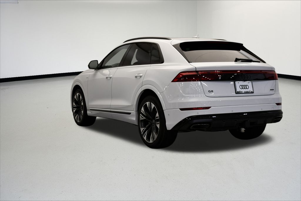 Thumbnail: 2026 Audi Q8 - 3