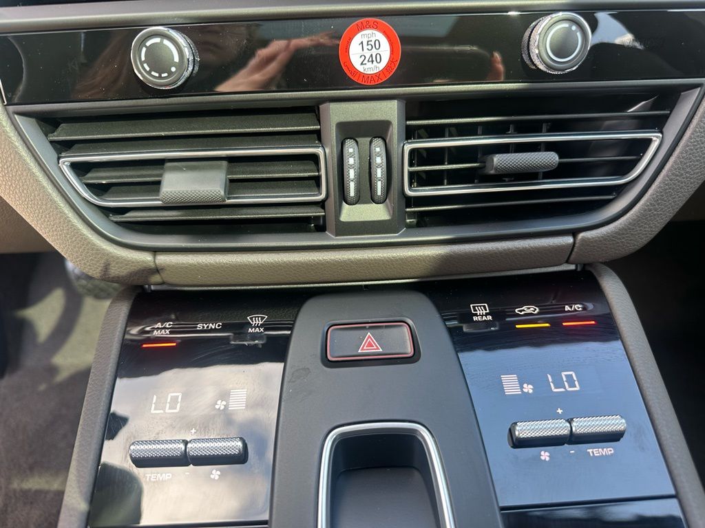 Thumbnail: 2026 Porsche Macan - 26