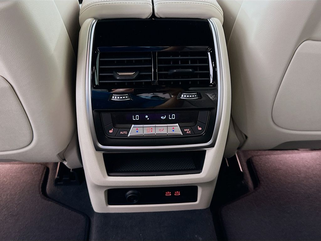 Thumbnail: 2026 BMW X5 - 18