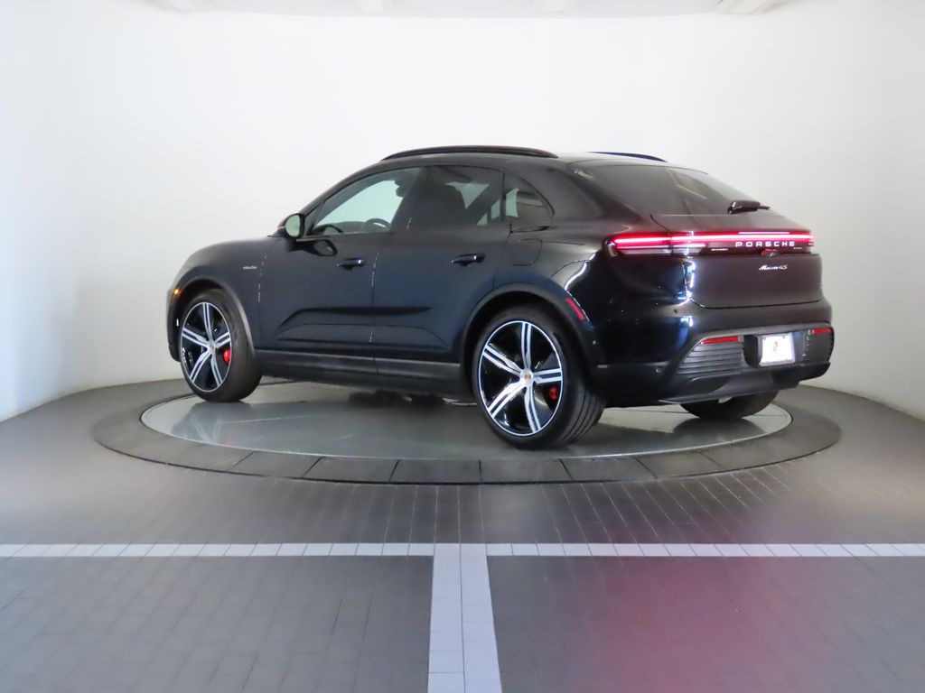 Thumbnail: 2025 Porsche Macan - 3