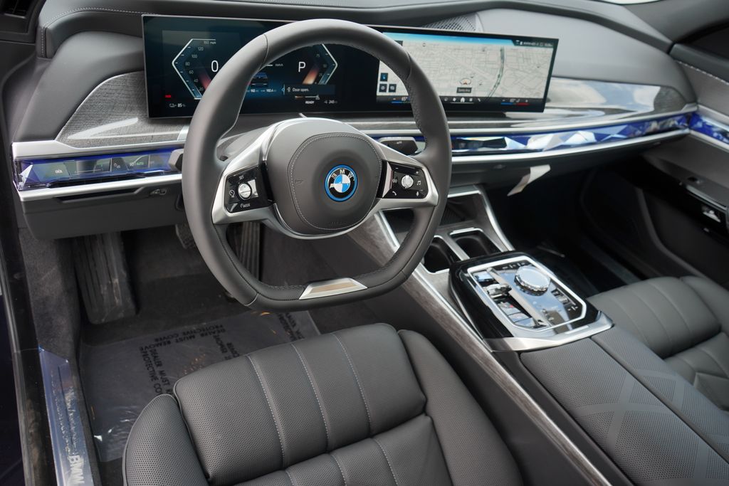 2024 BMW i7 eDrive50 12