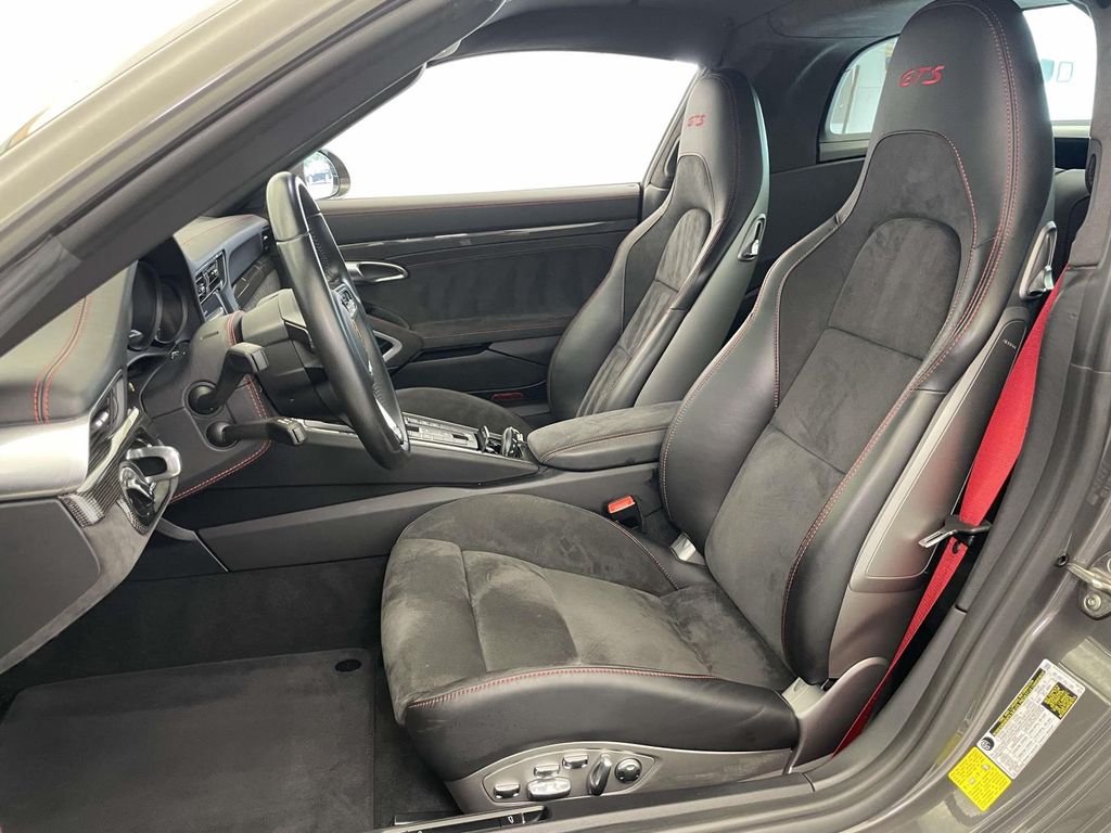 2019 Porsche 911 Targa 4 GTS - 4