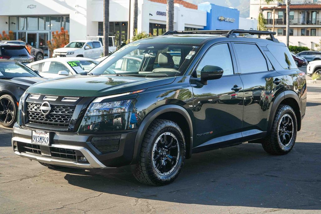 View vehicle photo 3