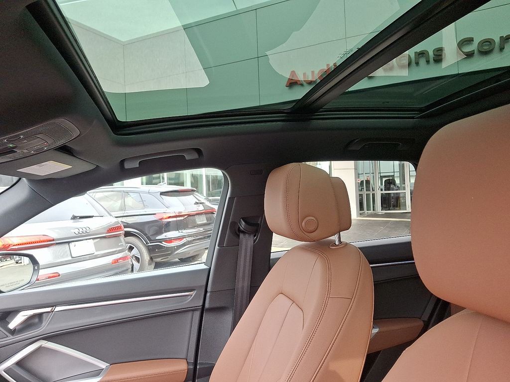 Thumbnail: 2022 Audi Q3 - 14