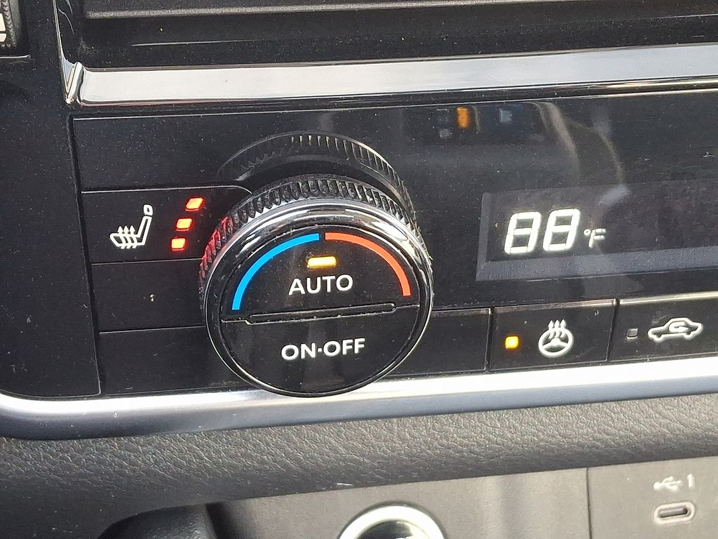 Thumbnail: 2022 Nissan Rogue - 25