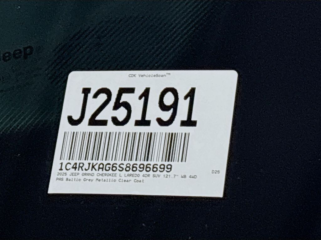2025 Jeep Grand Cherokee L Laredo