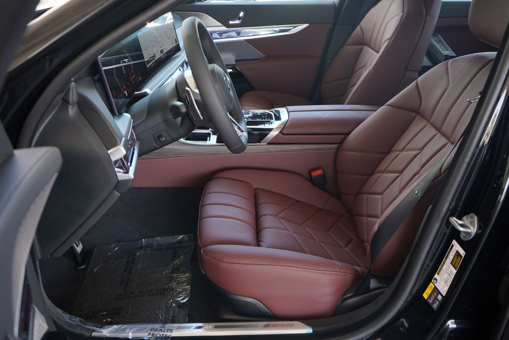 Thumbnail: 2025 BMW 7 Series - 12