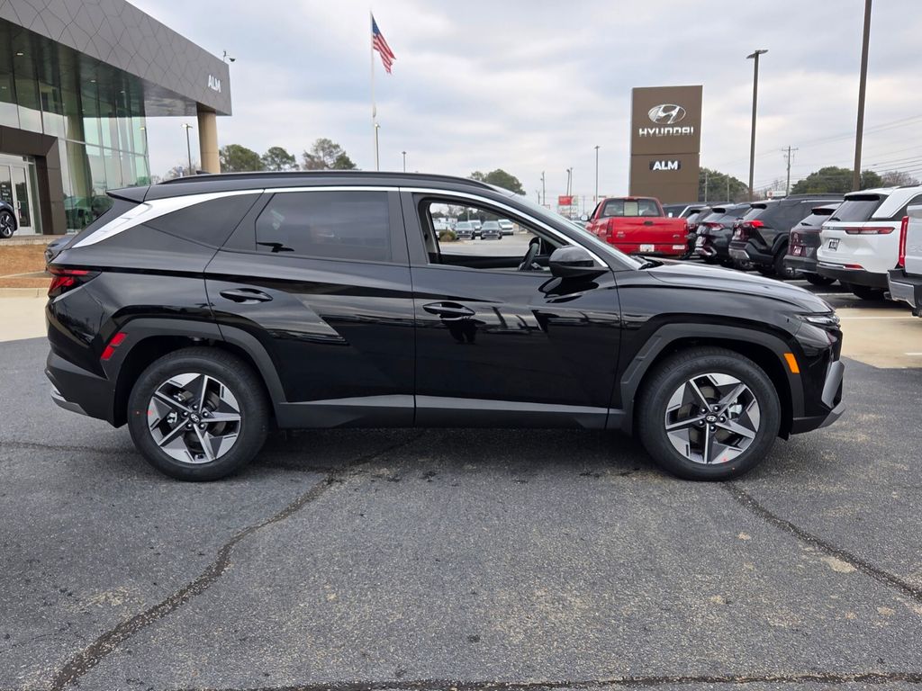 New 2026 Black Hyundai SEL image 12