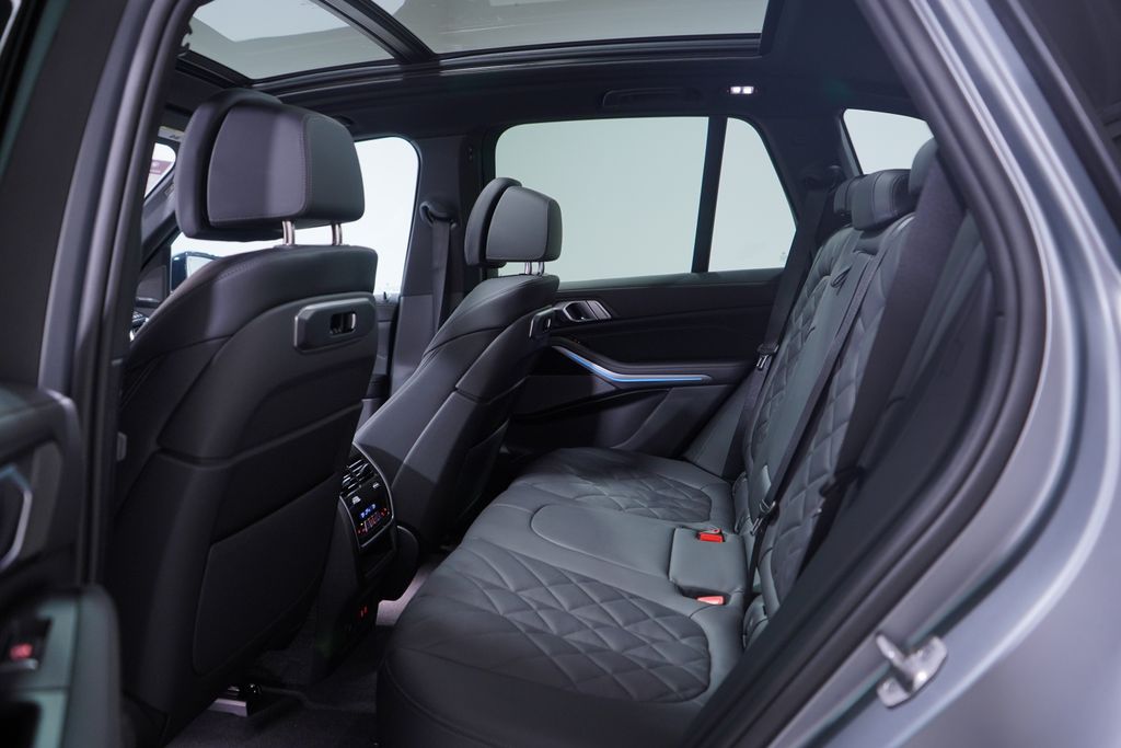 Thumbnail: 2026 BMW X5 - 9