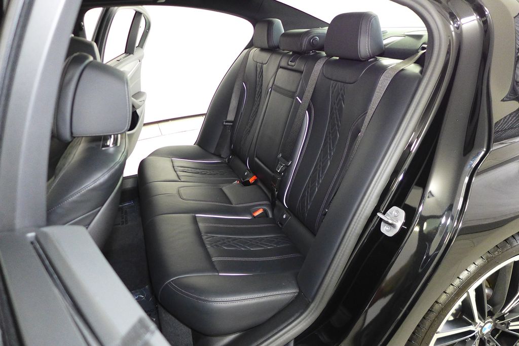 Thumbnail: 2022 BMW 5 Series - 20