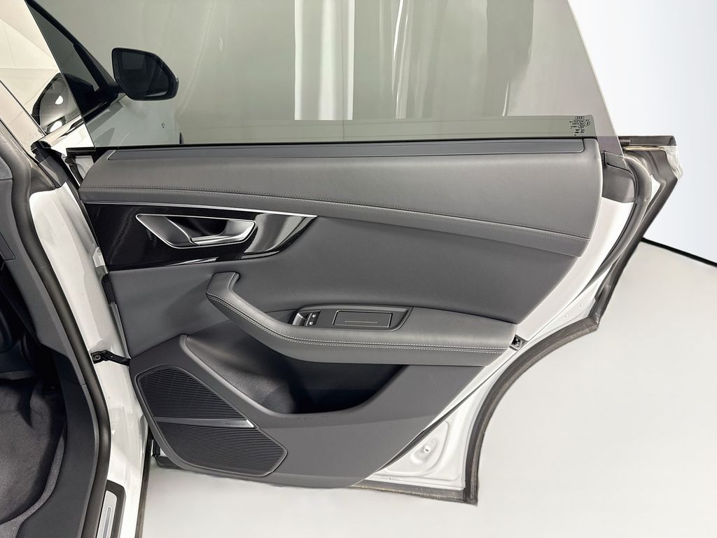 Thumbnail: 2026 Audi Q8 - 29