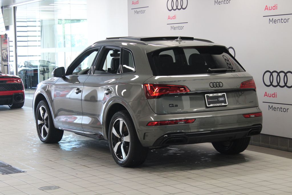 Thumbnail: 2023 Audi Q5 - 4