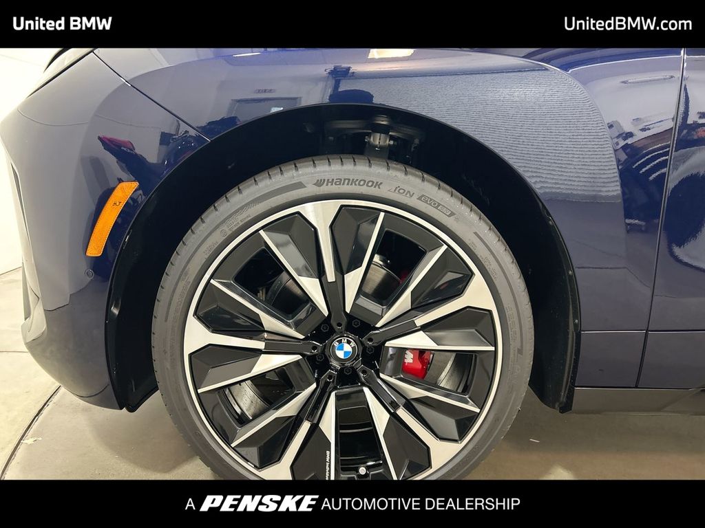 Thumbnail: 2026 BMW iX - 10