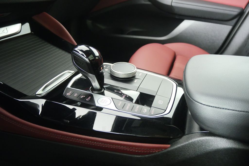 Thumbnail: 2025 BMW X4 - 27