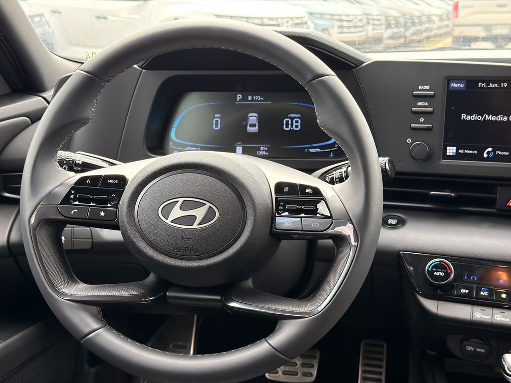 Used 2025 Red Hyundai SEL Sport image 20