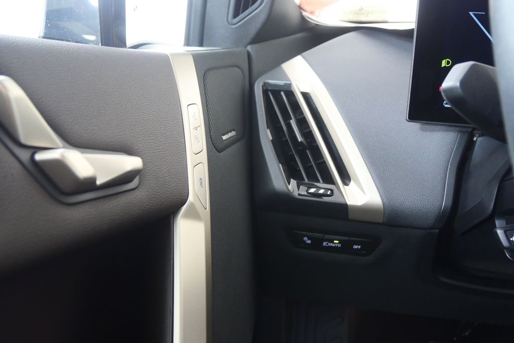 Thumbnail: 2025 BMW iX - 22