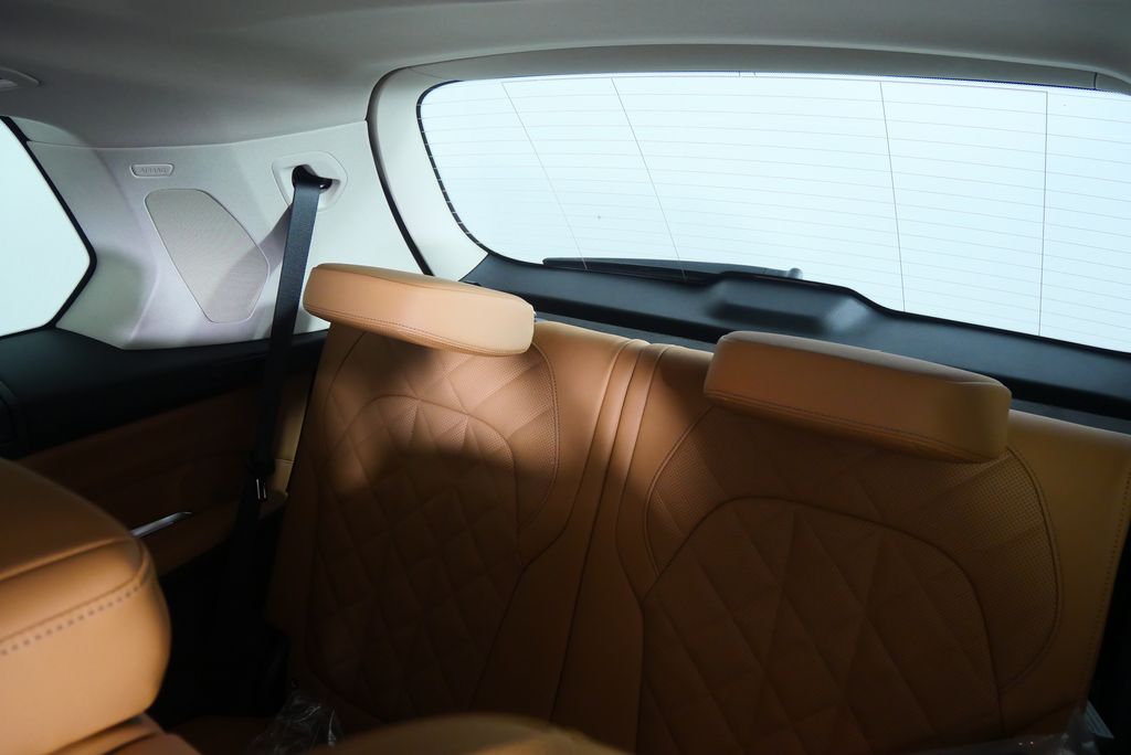 Thumbnail: 2026 BMW X7 - 17