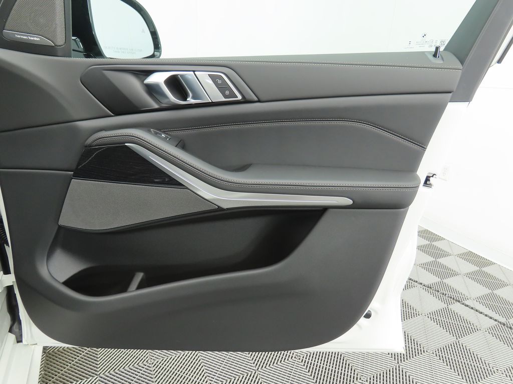 Thumbnail: 2026 BMW X5 - 25