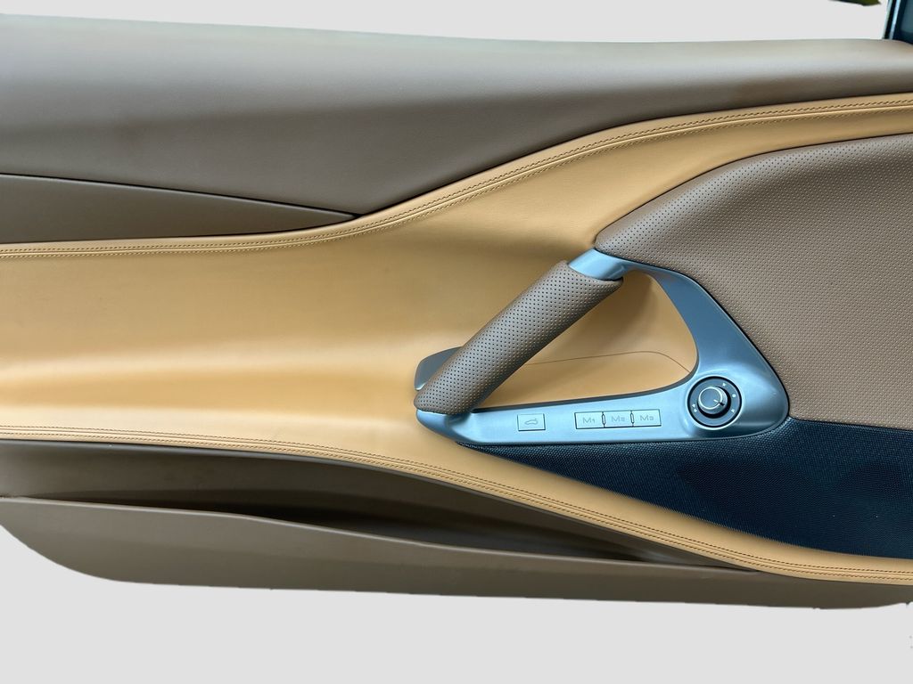 Thumbnail: 2019 Ferrari 812 - 21