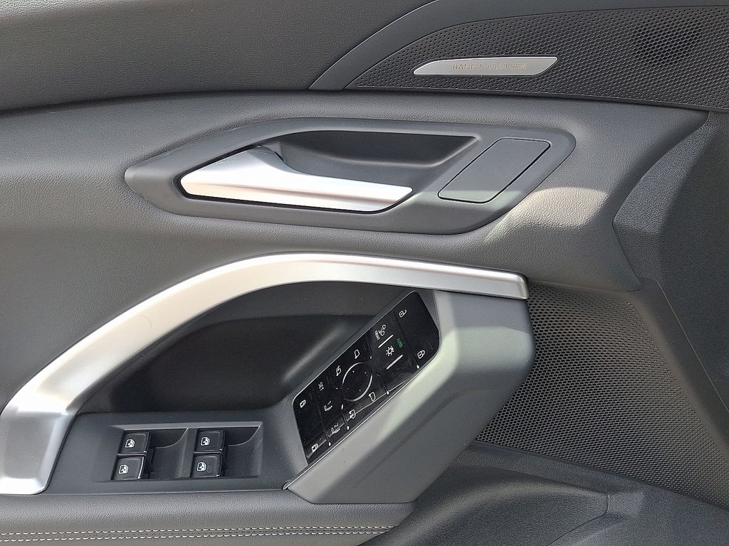 Thumbnail: 2026 Audi Q5 - 9