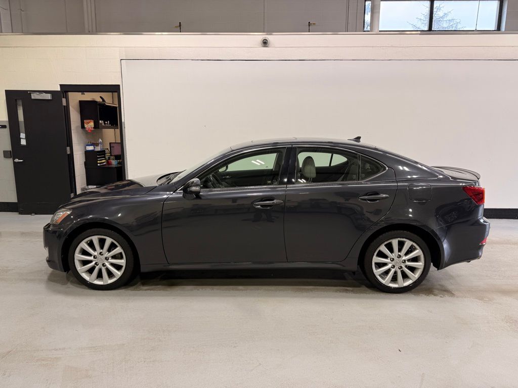 Thumbnail: 2010 Lexus IS - 2