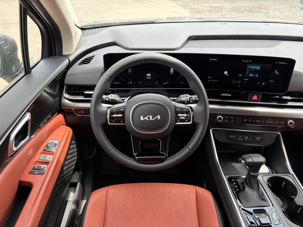 New 2026 Kia Carnival MPV Van