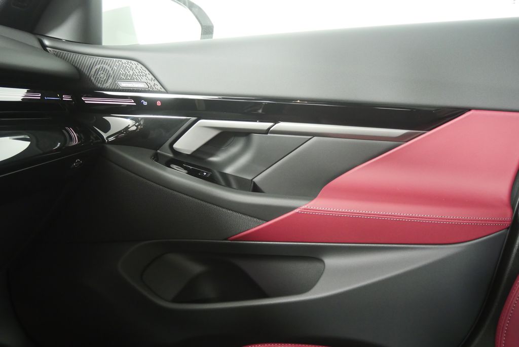 Thumbnail: 2026 BMW 5 Series - 25