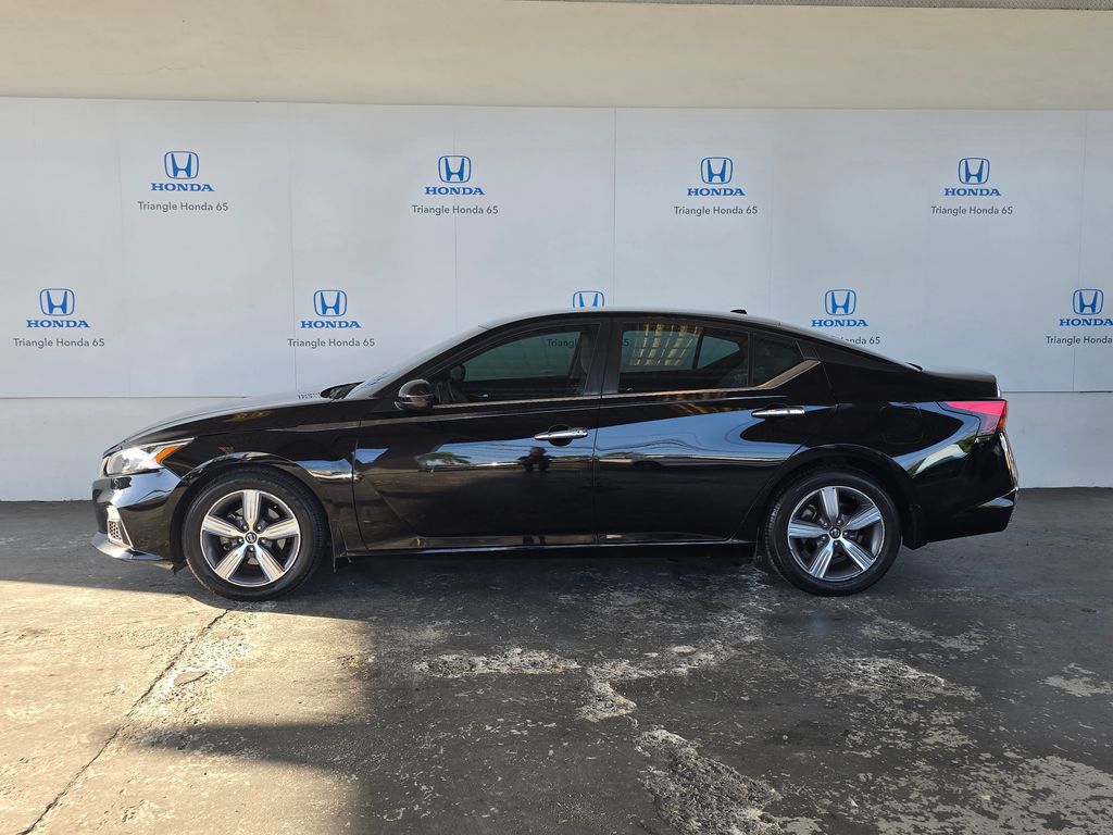 Thumbnail: 2019 Nissan Altima - 3