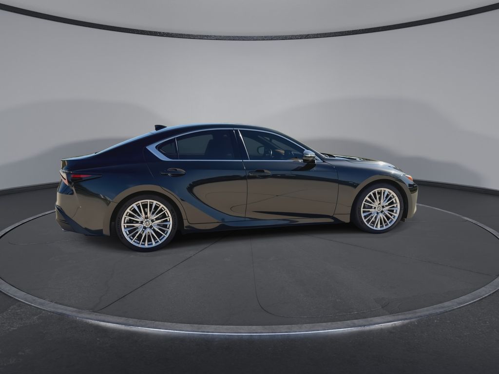 Thumbnail: 2022 Lexus IS - 9
