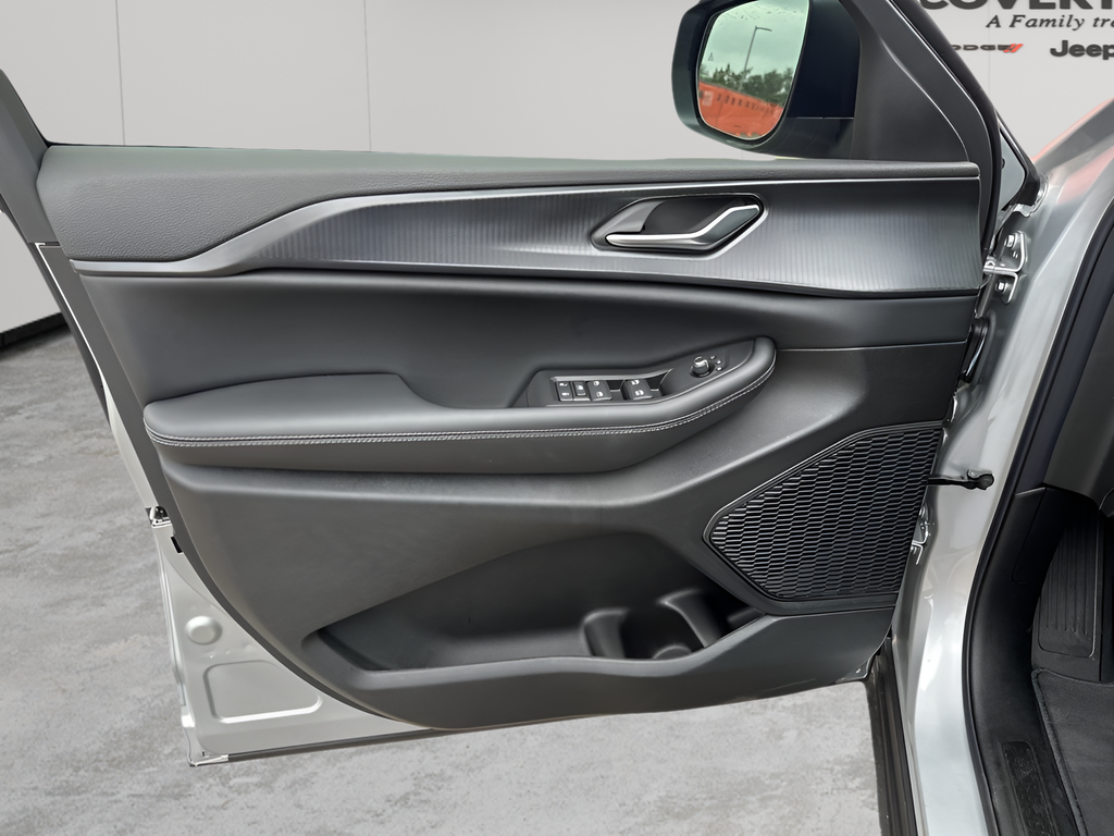 New Car 2025 Jeep Grand Cherokee  Laredo X For Sale Under $40,000 In Austin, Texas