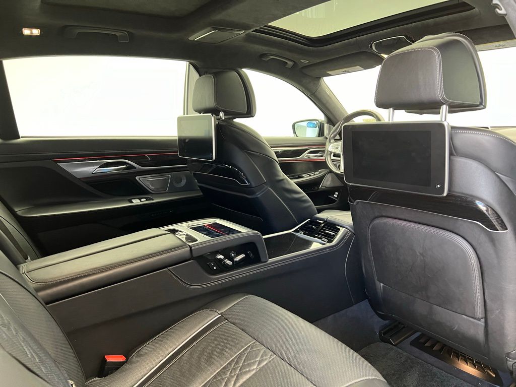 Thumbnail: 2019 BMW 7 Series - 8