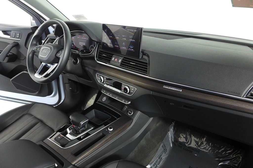 Thumbnail: 2021 Audi Q5 - 13