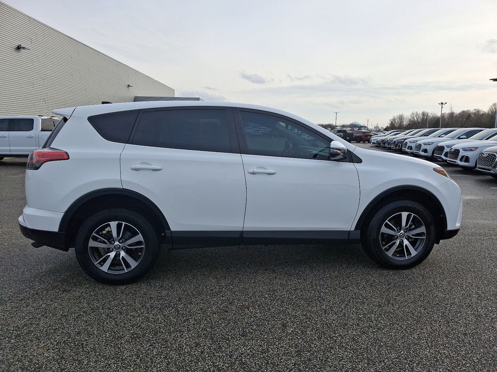 2018 Toyota RAV4 XLE 7