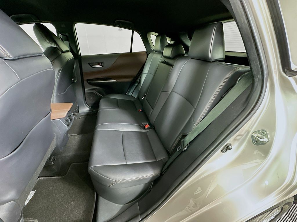Thumbnail: 2023 Toyota Venza - 23