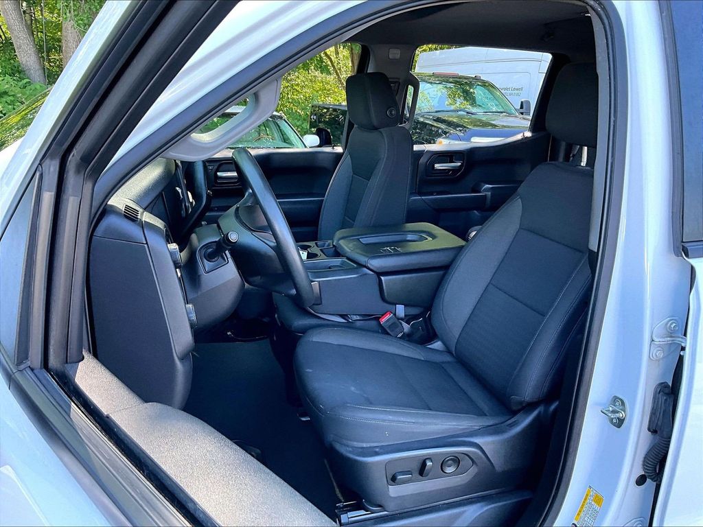 2023 Chevrolet Silverado 1500 — photo 10