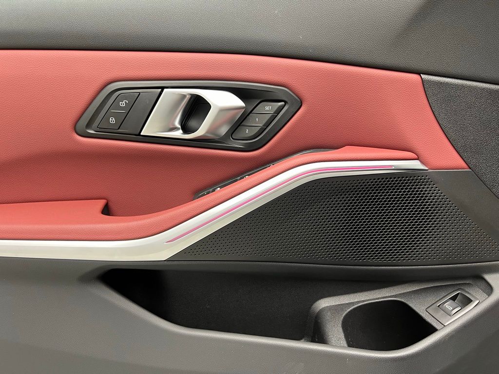 Thumbnail: 2025 BMW 3 Series - 21