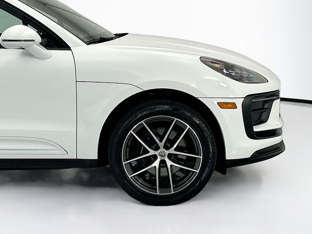 Thumbnail: 2025 Porsche Macan - 11