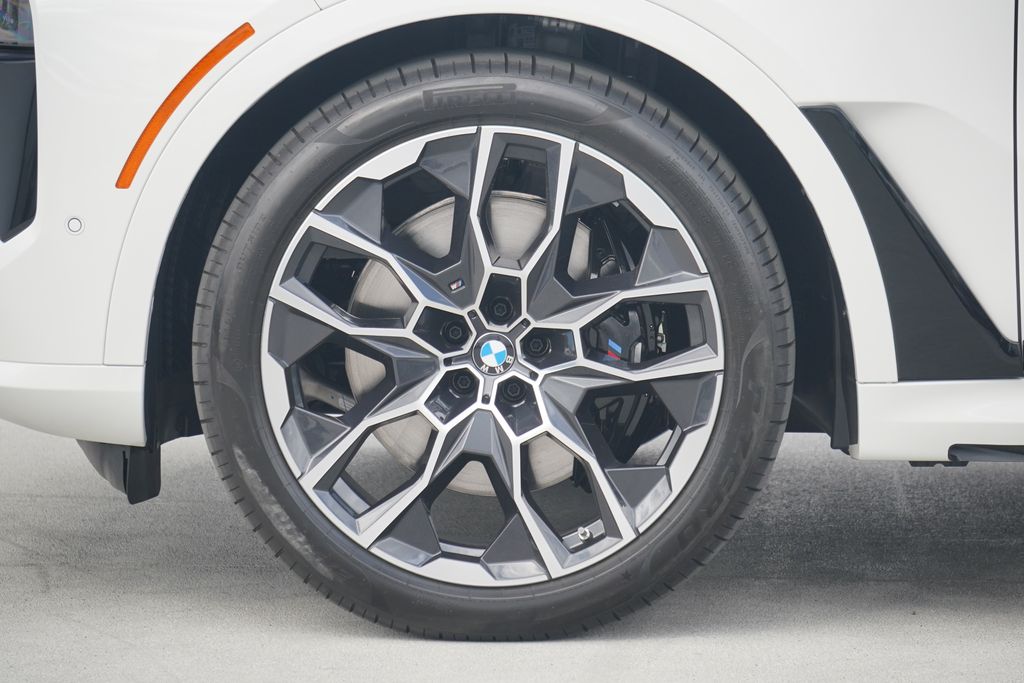 Thumbnail: 2026 BMW X7 - 5