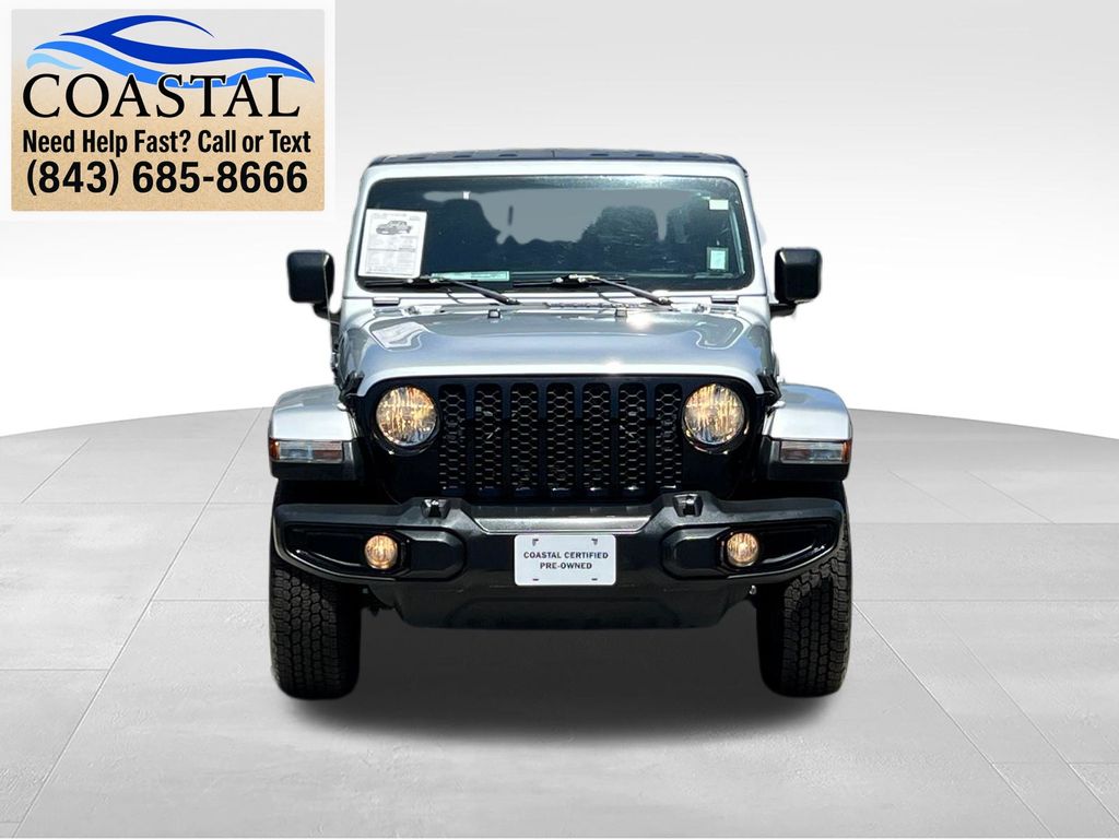 2022 Jeep Gladiator Altitude Silver at Bob King Buick GMC