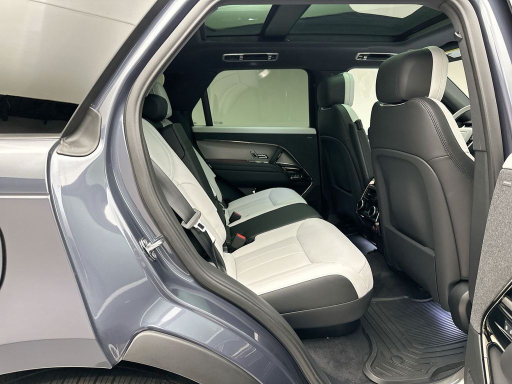 2025 Land Rover Range Rover Sport Dynamic 6