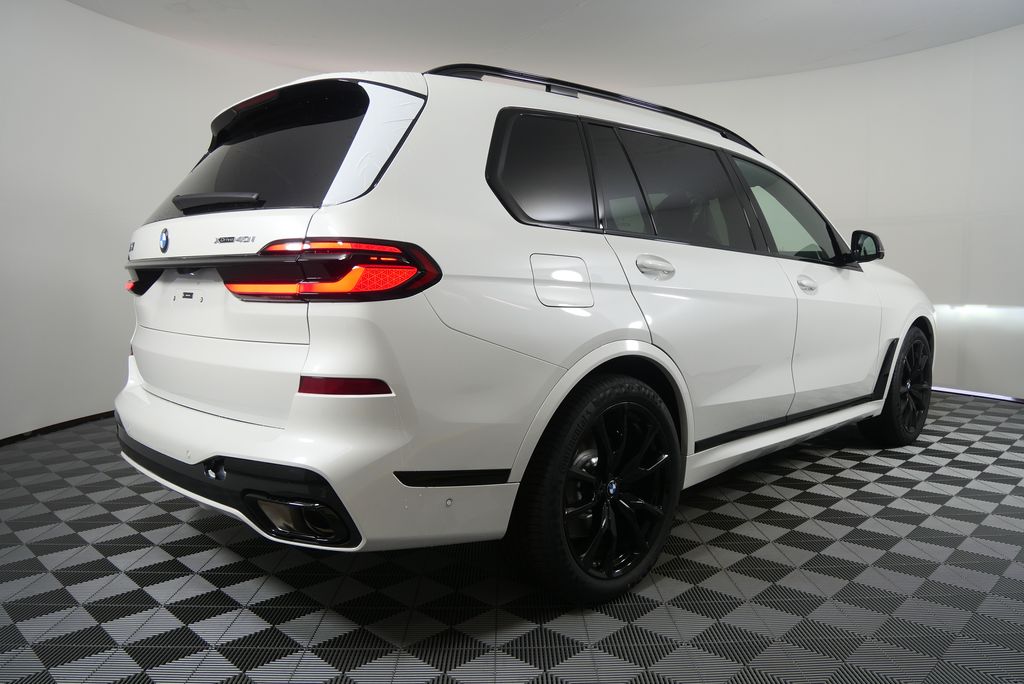 Thumbnail: 2026 BMW X7 - 3