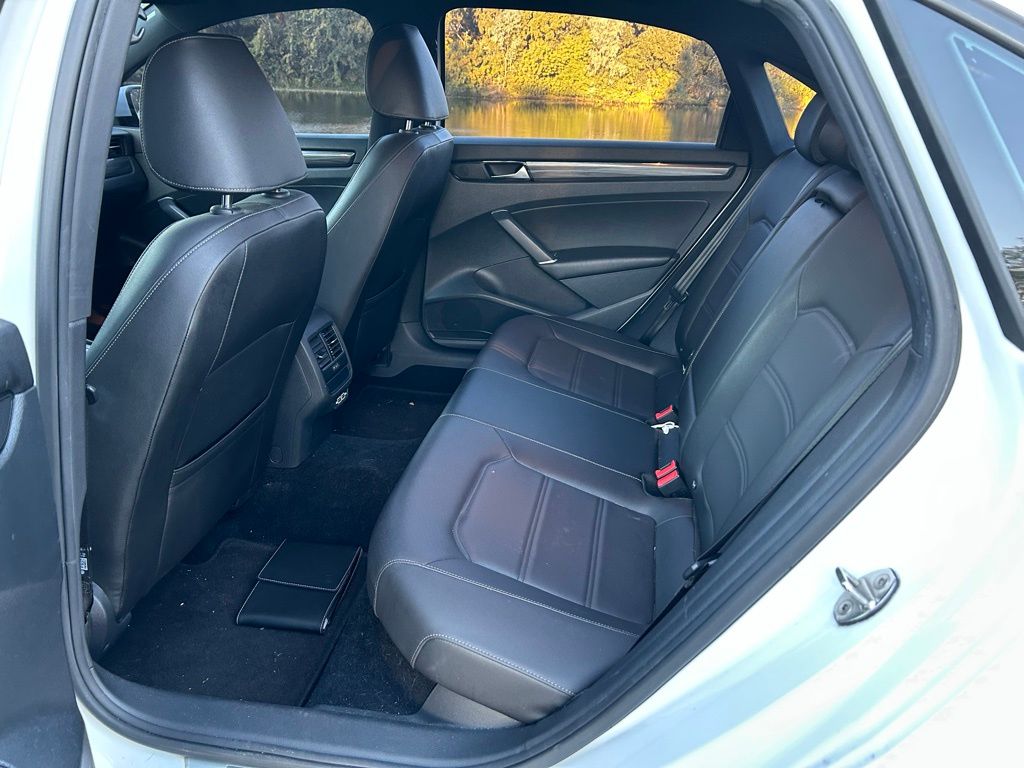 Thumbnail: 2022 Volkswagen Passat - 13