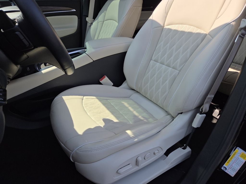 Used 2024 Black Buick Avenir image 32