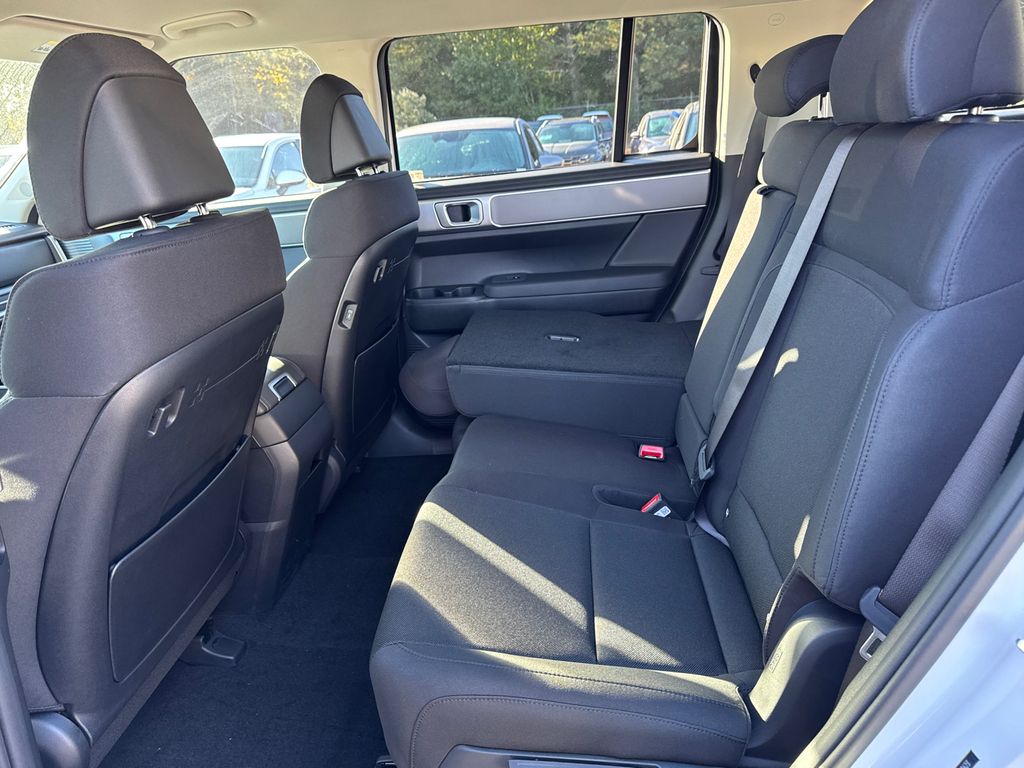 New 2026 White Hyundai SE image 11