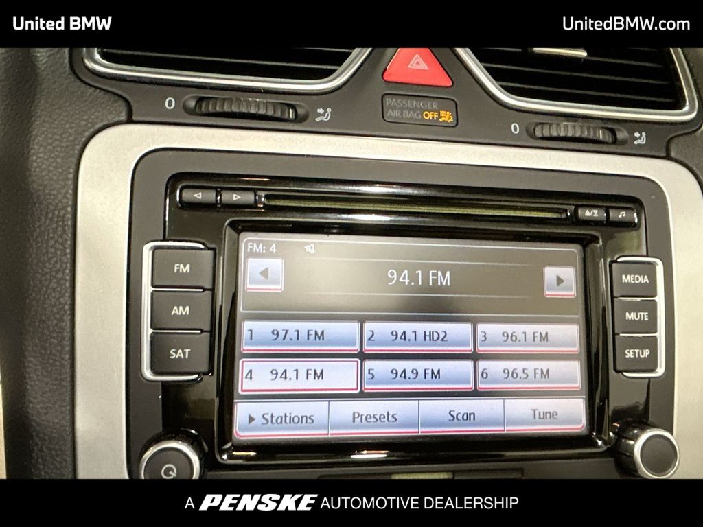 Thumbnail: 2012 Volkswagen Eos - 16