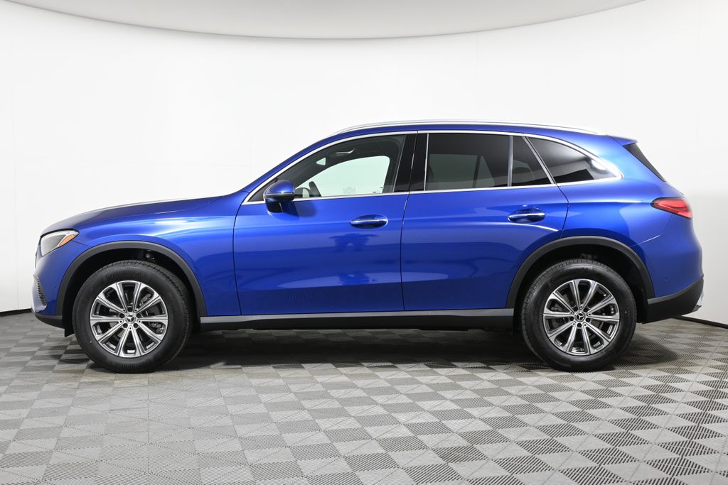 Thumbnail: 2025 Mercedes-Benz GLC - 2