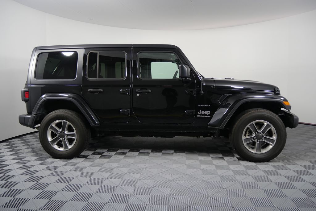 2023 Jeep Wrangler Sahara 2