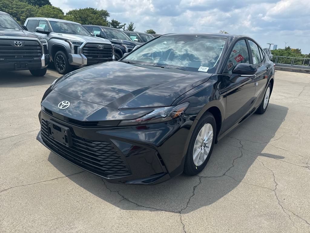 2025 Toyota Camry LE photo 3